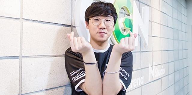 历史舞台上 历史舞台上