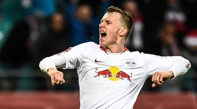 即时做出更 即时做出更