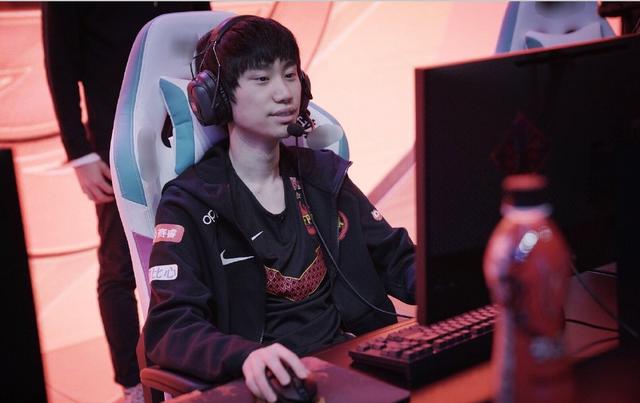 交出了一份 交出了一份