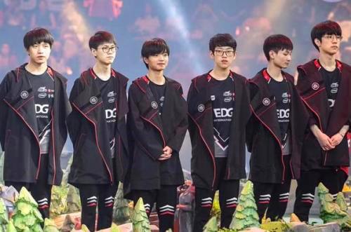 现场观战 现场观战